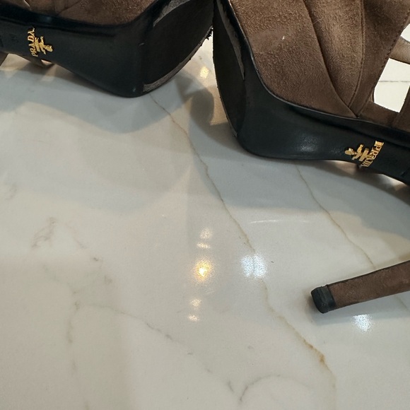 Prada beige suede platform sandals - Picture 11 of 11